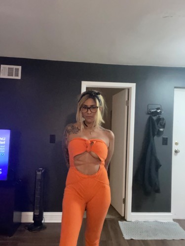 (409)999-0345 is Latinoand offers nuru massages, asian massage, bodyrubs in Chicago and available for both on rubrankings Hi there!

I take care of all areas, I want you to leave better than when you came in to see me ☺️