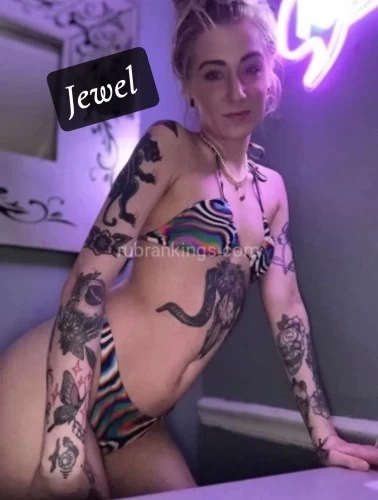 •STUDIO 615  •9AM-11PM 