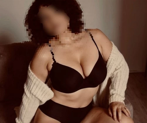 Curvy sweet Latina ❤️