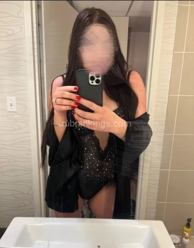 (773)220-5618 is Caucasianand offers nuru massages, asian massage, bodyrubs in Chicago and available for incall on rubrankings Russian Asian in town 