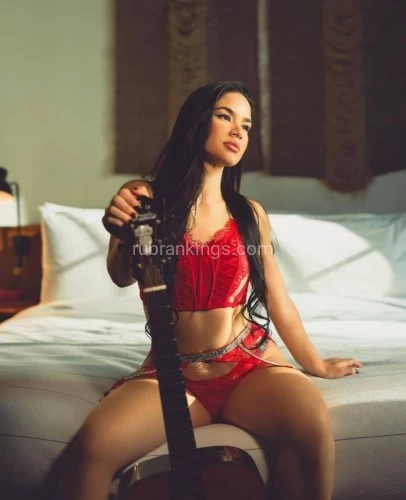 (773)305-1577 is Caucasianand offers nuru massages, asian massage, bodyrubs in Chicago and available for incall on rubrankings Lady straight from Poland petite European body. No AA men 