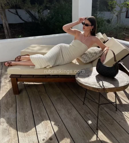 (347)994-4880 is Caucasianand offers nuru massages, asian massage, bodyrubs in New york and available for both on rubrankings In my pursuit of meaningful connections, I am a sophisticated and intelligent young woman inviting respectful gentlemen into the welcoming embrace of my impeccably clean private apartment. Every detail meticulously attended to, from the enchanting atmosphere to the availability of beverages and a refreshing shower. It's a space where elegance meets intellect, fostering an environment conducive to genuine connections and shared moments.

Don't hesitate to contact me for more details..
xoxo Sasha







