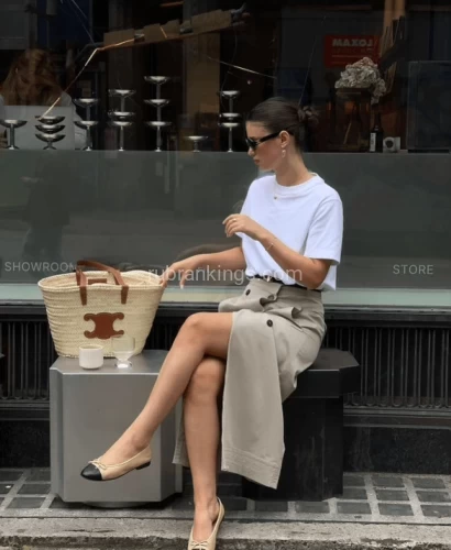 (347)994-4880 is Caucasianand offers nuru massages, asian massage, bodyrubs in New york and available for both on rubrankings In my pursuit of meaningful connections, I am a sophisticated and intelligent young woman inviting respectful gentlemen into the welcoming embrace of my impeccably clean private apartment. Every detail meticulously attended to, from the enchanting atmosphere to the availability of beverages and a refreshing shower. It's a space where elegance meets intellect, fostering an environment conducive to genuine connections and shared moments.

Don't hesitate to contact me for more details..
xoxo Sasha






