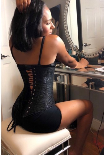 (216)282-9115 is Blackand offers nuru massages, asian massage, bodyrubs in Cleveland and available for both on rubrankings Come experience a non rushed body rub with me. I’m outgoing flirty and love what I do with my hands. I offer Nuru deep tissue and Tantra. NO FS….. My pics are real and service is 💯 I enjoy respectable gentleman. Please give me a hour notice. See you soon❤️❤️216-282-911590/480 west