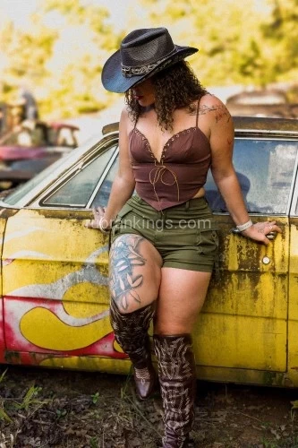 Atlanta BodyRubs Offered By (404)941-0465 | Bodyrubs (404)941-0465 is Caucasianand offers nuru massages, asian massage, bodyrubs in Atlanta and available for both on rubrankings Hello, my name is Safari. As a skilled masseuse with a warm and inviting personality, I specialize in creating a serene escape where you can truly unwind and relieve stress. Imagine yourself surrounded by candlelight and soothing music, while my gentle touch melts away your tension. You deserve to relax!
Available amenities include a shower for your convenience.
Hours: 8am-10pm (After-hour services are available for an additional $100)
*Ask about my new quick 15 minute service* $180
Please note:
	•	No additional pictures
	•	$100 for FaceTime Show/Verification
Services Offered:
	•	Massage
	•	Facials
	•	Waxing
	•	BDSM
Contact me for pricing on all services. Massages are not full service.
Book now: https://shesaqueensafari.setmore.com/
Follow me:
	•	Instagram: Shes__a__queen__
	•	Twitter: Shes__a__queen
	•	OnlyFans: https://onlyfans.com/queen253
	•	TER ID: 366020