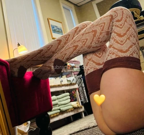 (619)854-7555 is Caucasianand offers nuru massages, asian massage, bodyrubs in San diego and available for incall on rubrankings 💦Chrissy’s Milking FBSM💦Mature Sensual Masseuse💦
Experienced 💛sensual 💛entrepreneur and passionate people pleaser
From the moment I welcome you into my discreet private studio, you will feel welcome and at ease.
My top-of-the-line milking table is professionally designed and crafted for the ultimate erotic FBSM Milking experience 
All my sessions include a full body nude erotic massage, body to body sliding (perky) and lots of edging. I take my time to bring you to the edge. 
Once you are comfortable and completely relaxed, I then shift my attention towards your area below teasing you endlessly. 
Slowly and meaningfully I work my magic hands, edging you towards an earth shattering experience. 
🩵Soft Prostate Edging with every session 
🩵Busty Beautiful Mature Blonde with a 💚shaped ass
🩵Private parking, restroom facilities, hot towel wipe down and cold bottled water.
🩵Available to men only (no couples)
🩵Reviews go to https://privatedelights.ch/profile/1kittycat
*☎️Availability daily 10:30-6:00*
*Please call for your first visit with me *

Milking Table 
⭐️30 min 200
⭐️45 min 240
⭐️60 min 300
⭐️75 min 340 2x
⭐️90 min 400 2x
FBSM
⭐️30 min 160
⭐️45 min 200
⭐️60 min 240
⭐️75 min 300 2x
⭐️90 min 350 2x
Located in Carlsbad close to South Oceanside off the 5

🤎Independent/ Experienced 
🤎Unrushed Bliss
🤎NO FS  
🤎1 reference required OR send me a handsome face photo without sunglasses 
🩵No Games🩵No Deposit🩵Simply Sensual