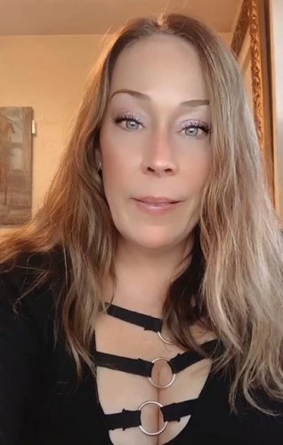 KENDALL'S NAUGHTY💦 GARDEN (214)-934-8427