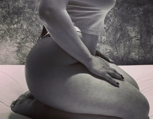 (858)689-7422 is Latinoand offers nuru massages, asian massage, bodyrubs in San diego and available for incall on rubrankings Welcome Gentlemen,

I’m Natalia,
Experience an erotic and amazing all over stimulating touch with a 32 yr old sexy Colombiana 🇨🇴 , you deserve the best.
*** I prefer older Gentleman, *** Mutual Touch. 
Donation Hr 160 / Hh 100
No blocked calls
Independent provider with clean and discreet location.
 