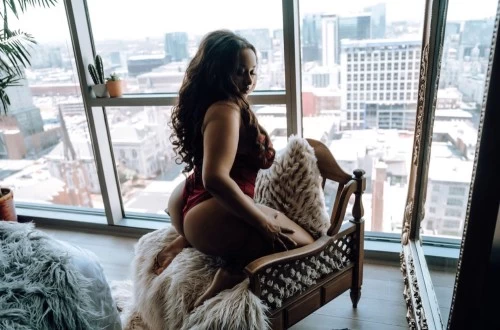 (615)543-6829 offers Bodyrubs in Nashville,Tennessee (615)543-6829 is 0and offers nuru massages, asian massage, bodyrubs in Nashville and available for both on rubrankings Back in Nashville October 3rd-5th
Claireluxe.com
Hello I am Claire, a curvy full figured sweetie that specializes in sensual body rubs. Immerse yourself into a journey of relaxation and release. If you’ve been stressed out, craving the perfect touch, let me take care of you. Unwind in a way that fulfills your desires.
Incall: Travel to me
Outcall: Downtown, Gulch, Brentwood, Franklin, Hendersonville, Murfreesboro