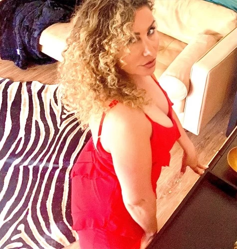 BEST MILKING TABLE $300 1 HR