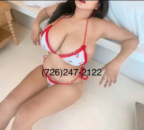 VICKY'S SPA 🚿📞(726)248-2122 Massage+Table shower