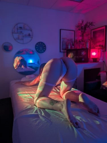 Til 2am LATE night NO panties party👙❌❌😈