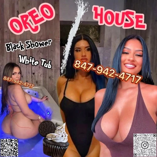 Oreo Bite of "White" & "Black&a