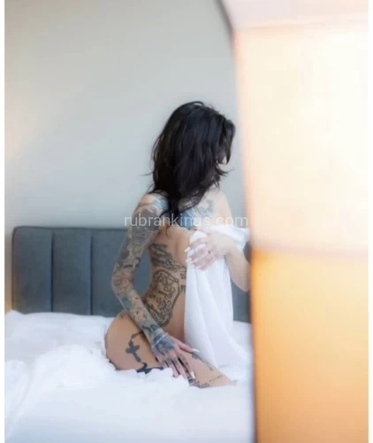 (917)979-2637 is Caucasianand offers nuru massages, asian massage, bodyrubs in New york and available for both on rubrankings Beat the heat by indulging in a splish, splash 💦 Nuru body glide with me. My technique is one of a kind and sure to bring you back for more. Come relax, relate, and release. ✨Kendra 