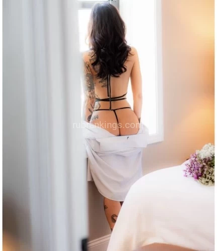 (917)979-2637 is Caucasianand offers nuru massages, asian massage, bodyrubs in New york and available for both on rubrankings Beat the heat by indulging in a splish, splash 💦 Nuru body glide with me. My technique is one of a kind and sure to bring you back for more. Come relax, relate, and release. ✨Kendra 