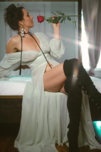 (504)383-4832 is ethnicity_Caucasianandoffers nuru massages, asian massage, bodyrubs in New Orleans and available for service_location_bothon rubrankings You have a hunger for more…
You know pleasure is your birthright and receiving it is a doorway to deep transcendence. 

Leave the mundane behind and relax into Sonora’s sparkling blue gaze, her powerful touch and her attuned presence. specialities include sensation play, getting you out of your head & into your body, gentle kinky play, & generally being a playful & wild woman who is not afraid to laugh at life. 