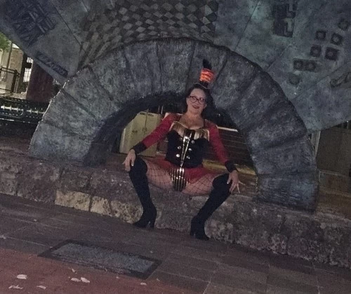 Busty Brunette Lusty L..T.E.R #195943..#6784638779