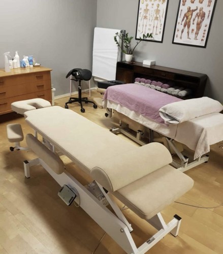 (512)- offers Bodyrubs in Phoenix,Arizona (512)- is offers nuru massages, asian massage, bodyrubs in Phoenix and available for on rubrankings I'M A LICENSED MASSAGE THERAPIST TO MEN WHO WANT A PROFESSIONAL MASSAGE IN A RELAXED SETTING. I offer full body traditional and Tantric massage. VISIT ME IN MY PRIVATE STUDIO. ALLOW ME TO GET THE KNOTS OUT AND FINALLY RELAX. I PROVIDE AN ALTERNATIVE TO ASIAN SPAS, BODY RUBS OR TRADITIONAL MASSAGE CHAINS. I DO MASSAGE AND DO A BODY RUB. I AM LICENSED AND CERTIFIED. YOU WILL LEAVE STRESS FREE!!!!!!!