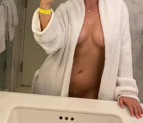 New york BodyRubs Offered By (917)860-0132 | Bodyrubs (917)860-0132 is Caucasianand offers nuru massages, asian massage, bodyrubs in New york and available for incall on rubrankings Hi guys.
I am Valerie,
Have you dream to be treated from gorgeous masseuse?
My PASSIONATE but gentle touch will leave all parts of your body feeling wonderful and relaxed. I will give you all the PLEASURE you deserve. Let me make our time together very very SPECIAL.
Your satisfaction is guaranteed!!!
100% real.
body rub 240hh 300hr
Nuru 300hh 400hr
Midtown east side Manhattan
If you have any fetishes, don’t be shy to ask ;)
❌no outcalls
Valerie 917-860–0132