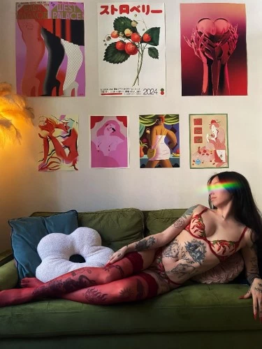 (929)373-7013 is ethnicity_otherandoffers nuru massages, asian massage, bodyrubs in New York and available for service_location_incallon rubrankings Hello darlin! My name is Chloe! I'm here to help you feel nurtured and relaxed! 

Standing at a precious height of 5'2", I'm petite and sweet. I'm slender with gentle all natural curves that will have you in awe. I may be pocket sized but I still provide a surprisingly powerful massage, taking my time to assure you're feeling relaxed and cared for. I can even tantalize you with my tastefully long acrylic nails. My touch will genuinely make you melt. I bring an intimate and sensual quality to my time with you that will stick in your head long after you've left my side.

As a lover of tattoos, I love art, creativity, and individuality. Feel free to come get an up close and personal look at my work :) 

I was blessed with the gift of gab, that paired with my down to Earth and comforting disposition, you will feel completely charmed and at ease with me. I love to chat as a way of making you feel right at home! 

I'd love to aid you in melting your daily stressors away, so why don’t we meet at one of my clean and private incall studios in Manhattan! We'll have such a good time :)

Shower and clean Linens are available! 

If you are a new friend, I do require a bit of screening. This is for both our safety so please respect it! 