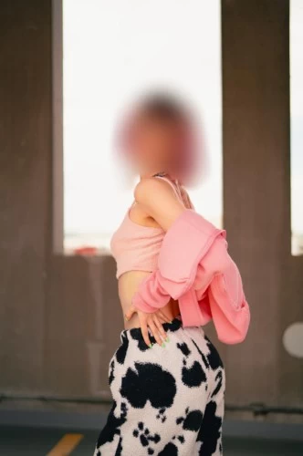 (858)315-7898 offers Bodyrubs in Washington,District Of Columbia (858)315-7898 is ethnicity_Caucasianandoffers nuru massages, asian massage, bodyrubs in Washington and available for service_location_incallon rubrankings Open availability until October 1, 2025
Private immersive non-sexual companionship + creative performance & improvisational intimacy 
For 50 minutes, let me attune to your aura and conjure something unforgettable
Pink light, candles, velvet seating; modern lounge atmosphere for an intimate, one-of-a-kind encounter. 
Everyone’s different, every experience unique ~
Let me be your muse. Let me caress you. For a moment, I am yours ♡