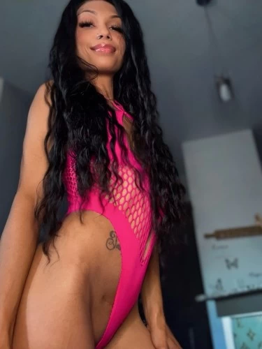 Milani Skye 🤍 Light Skin, Sweet, & Petite 🍑