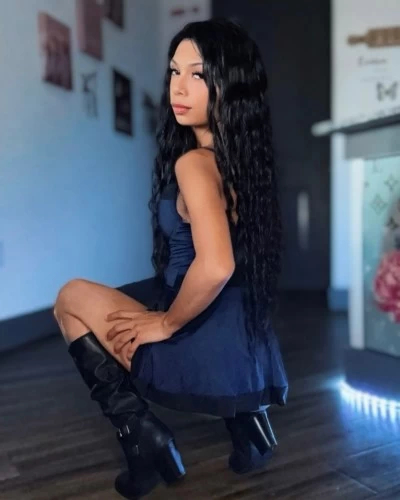 Milani Skye 🤍 Light Skin, Sweet, & Petite 🍑