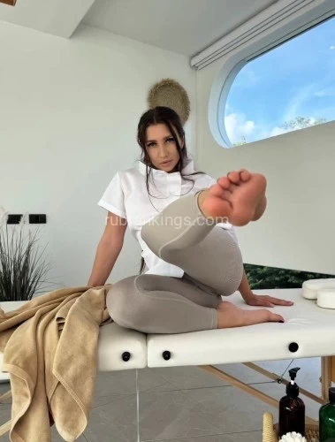 Baltimore BodyRubs Offered By (434)291-4023 | Bodyrubs (434)291-4023 is Caucasianand offers nuru massages, asian massage, bodyrubs in Baltimore and available for both on rubrankings My Name Is Lara Vella I give a therapeutic and intuitive style of massage to encourage deep relaxation, release tension and stress and bring ease within mind & body. Holistic massage incorporates slow rhythmical strokes with gentle movement and stretches, acupressure and deep tissue techniques depending on what feels right for you.
Each massage is tailored to support your well-being and how you feel on the day, depending on your treatment length, choose to focus on areas that need a little more tle or enjoy a full body treatment.
*Shower and fresh towels available!
💡My MASSAGE service includes 
Swedish massage,Thai massage
Sports massage,Reflexology
Deep tissue massage,Shiasu massage
Nuru massage,Lymphatic drainage massage
✔, Neck/Back Rub Relief, Sensual Pleasure/Pressure Points, Hands/Feet Rub, Sensual/Therapeutic Mix,
Text me now +1(434) 291-4023
