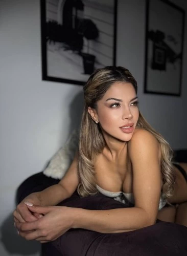 Treat me like a princess, f*** me like a slut