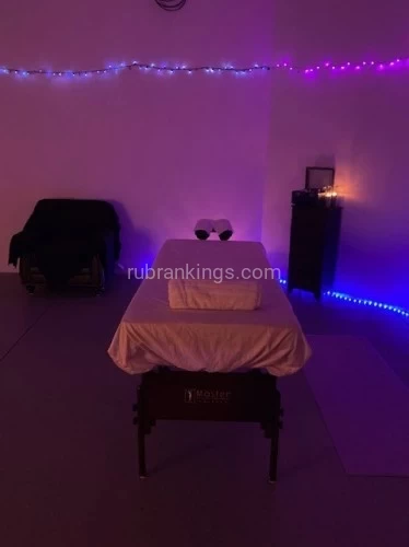 (602)367-7055 is Caucasianand offers nuru massages, asian massage, bodyrubs in Erie and available for incall on rubrankings Come for smooth body rub, different styles available. Let me rub your sore muscles with my warm hands. All with happy ending. Maybe you can rub on me too. Come over to my incall location, discreet, clean and ample parking.
Roses...
30min is 60$, upgraded is 80$, nuru is 120$
1 hour is 100$ upgraded is 160$, nuru is 220$

longer rubbs available upon request. 
Daytime hours or evening hours available. 
Call or text Rebecca at 1 -602 -367 -7055
