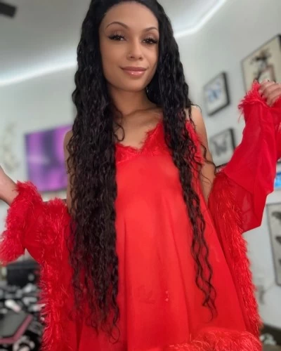 Milani Skye 🤍 Light Skin, Sweet, & Petite 🍑